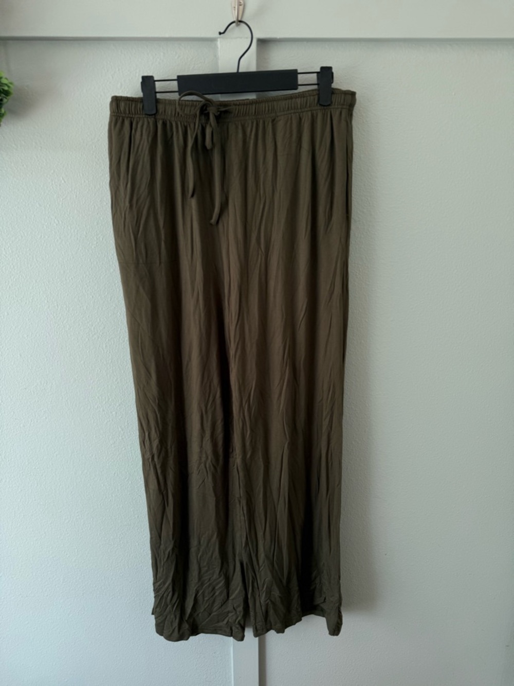 Women's Olive Drawstring Wide-Leg Jumpsuit - Picture 3 of 8